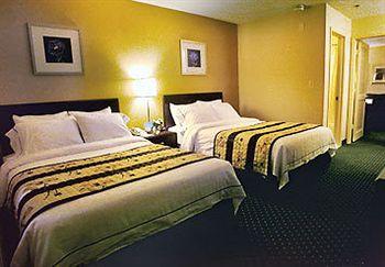 Hotel Springhill By Marriott Nw Highway At Stemmons / I-35east 3*