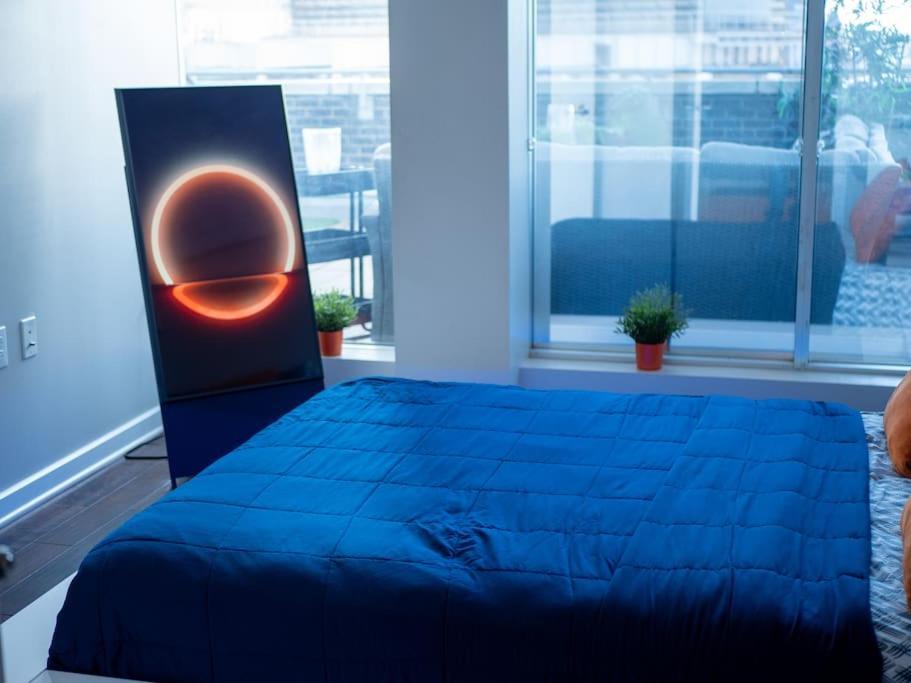 Downtown Luxe Skyline Haven. Apartment