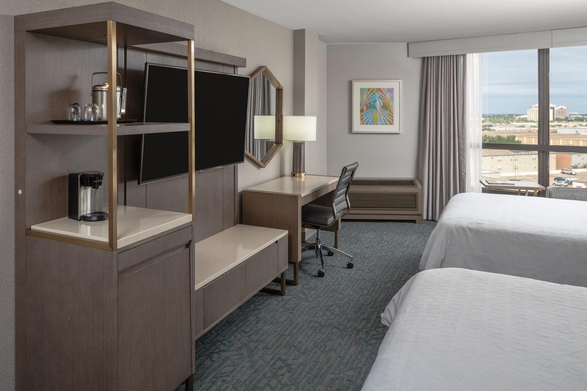 Sheraton By The Galleria 4*