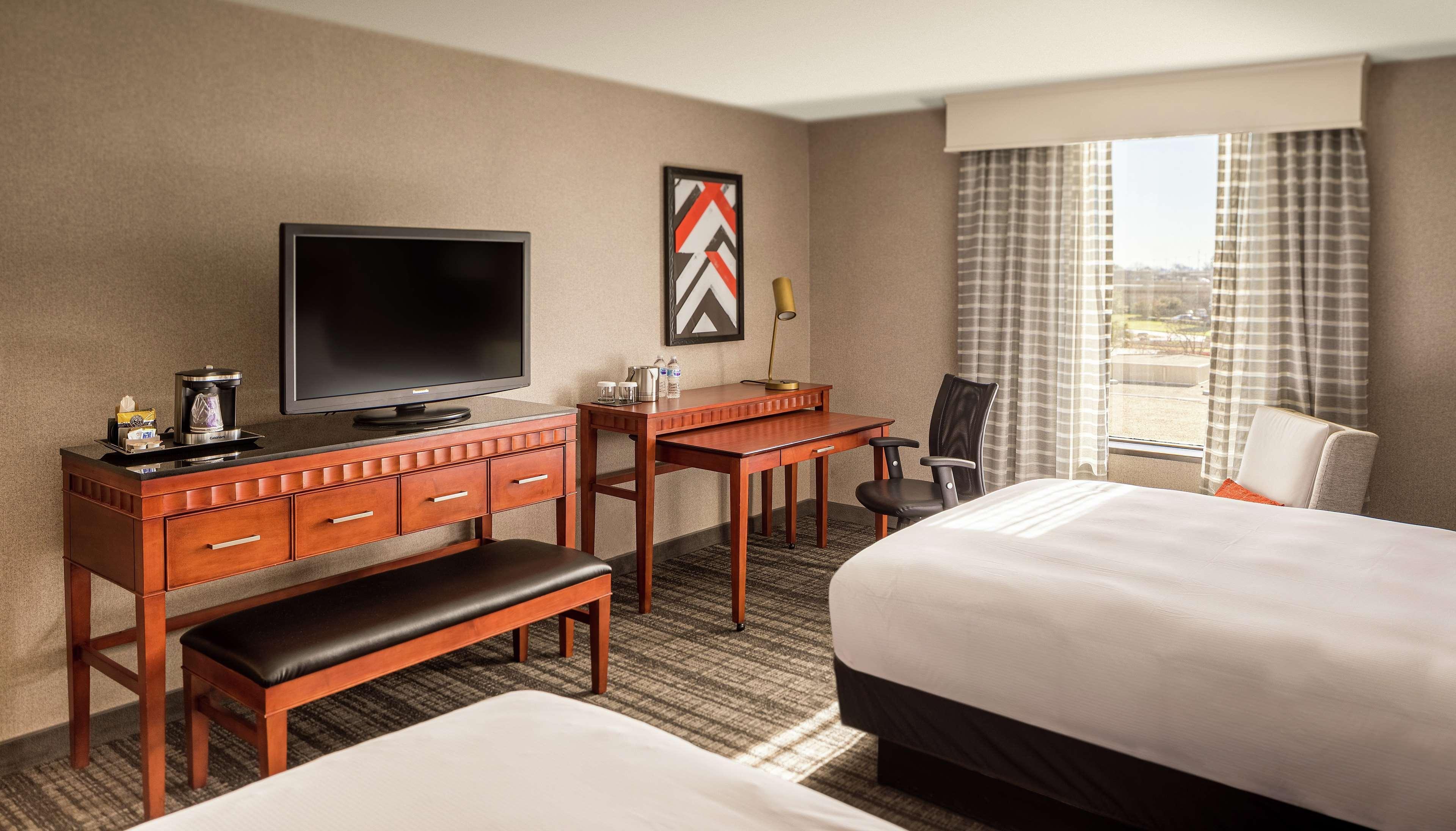 Doubletree By Hilton Near The Galleria Hotel