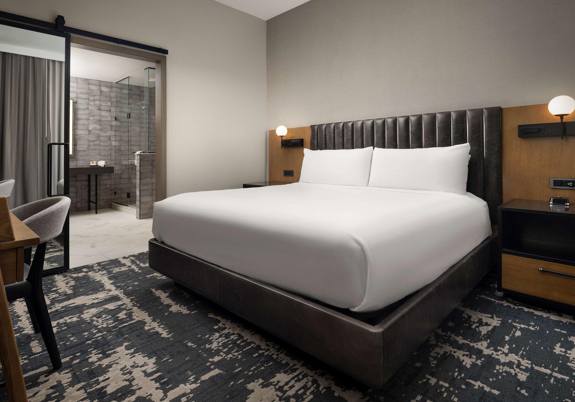 The Highland Dallas, Curio Collection By Hilton Dallas
