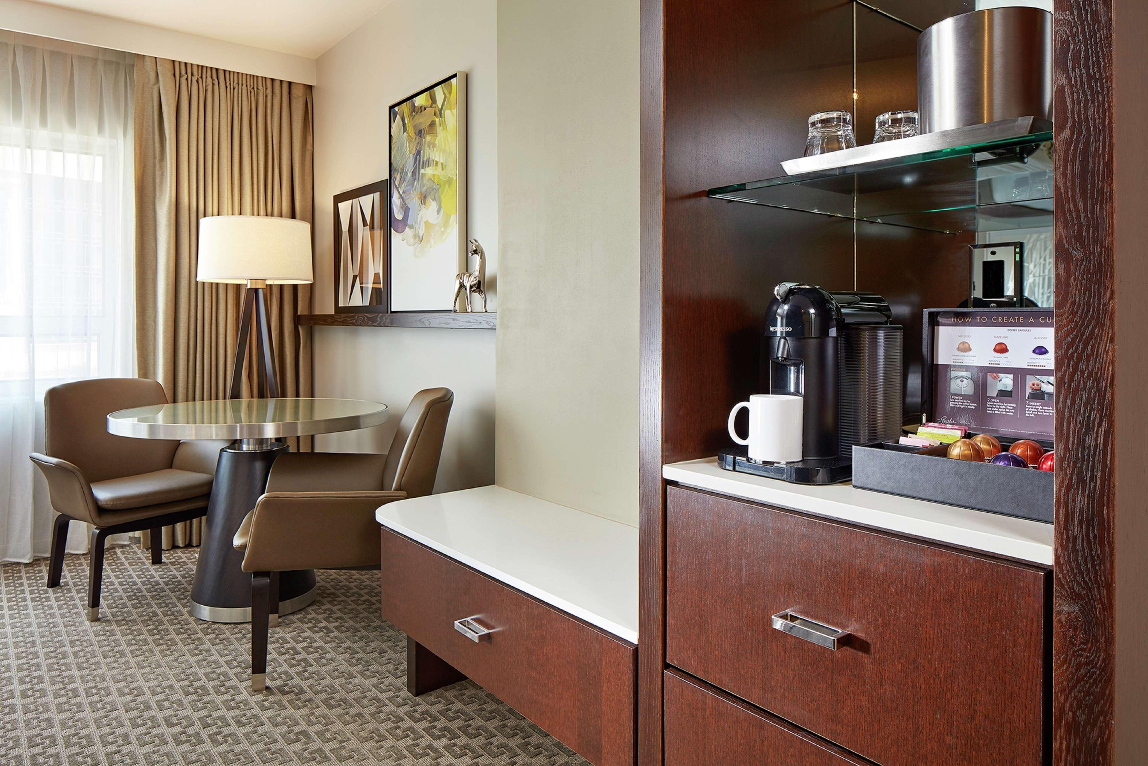 The Statler Dallas, Curio Collection By Hilton 4*