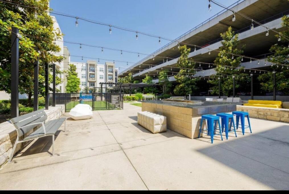 2 Bedroom 2 Full Bth In The Heart Of Dallas! Great Location!