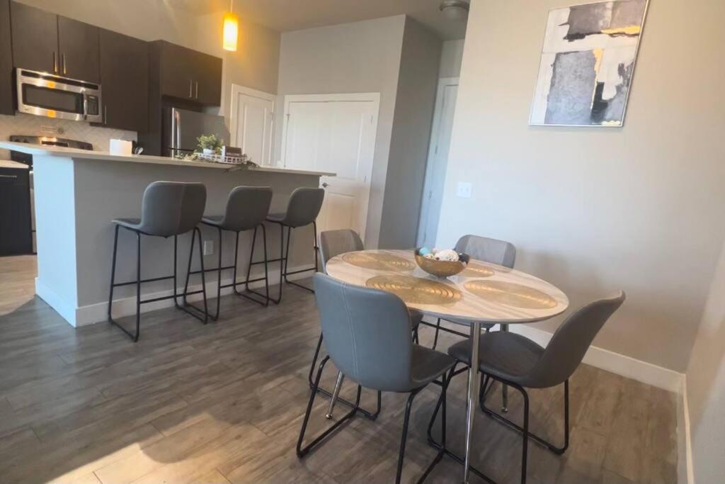 2 Bedroom 2 Full Bth In The Heart Of Dallas! Great Location! Dallas