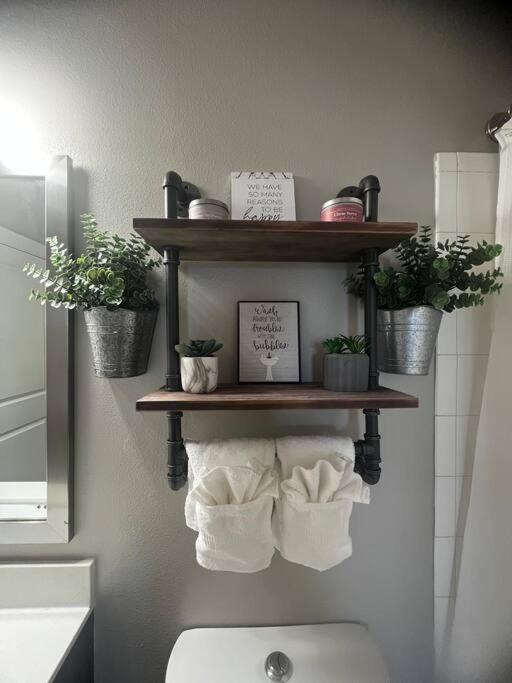Apartment 2 Bedroom 2 Full Bth In The Heart Of Dallas! Great Location! *