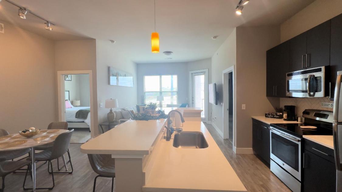 Apartment 2 Bedroom 2 Full Bth In The Heart Of Dallas! Great Location!