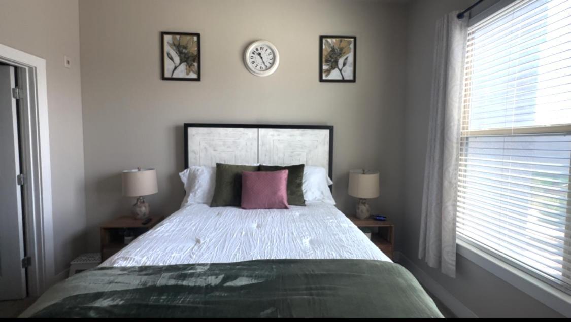 2 Bedroom 2 Full Bth In The Heart Of Dallas! Great Location! Dallas