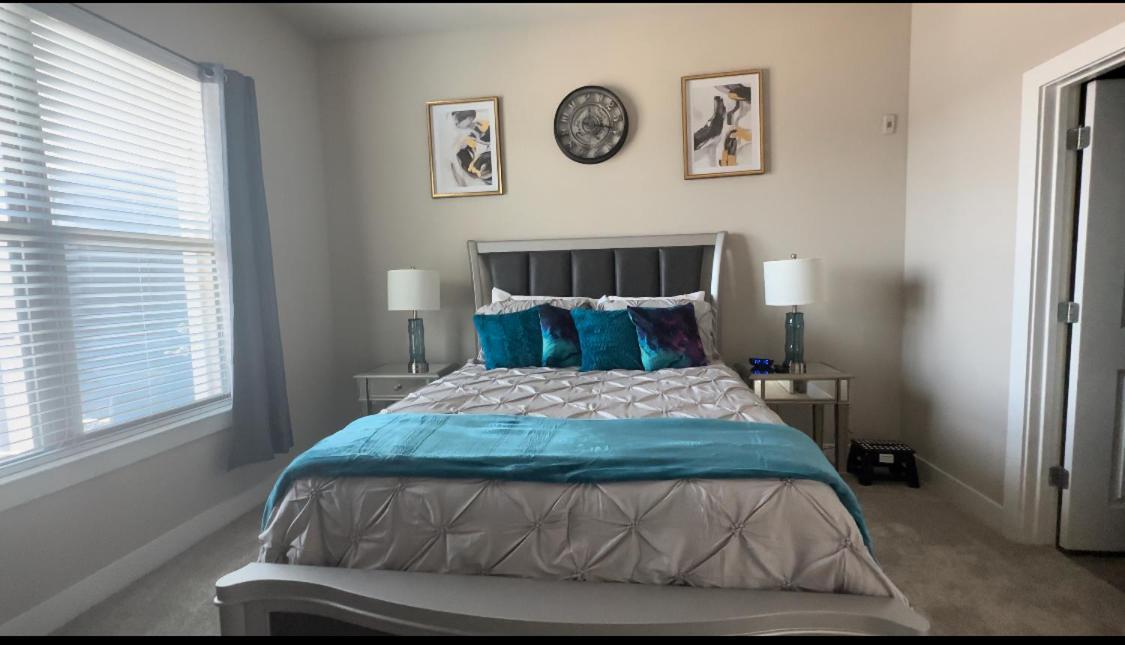 2 Bedroom 2 Full Bth In The Heart Of Dallas! Great Location! *