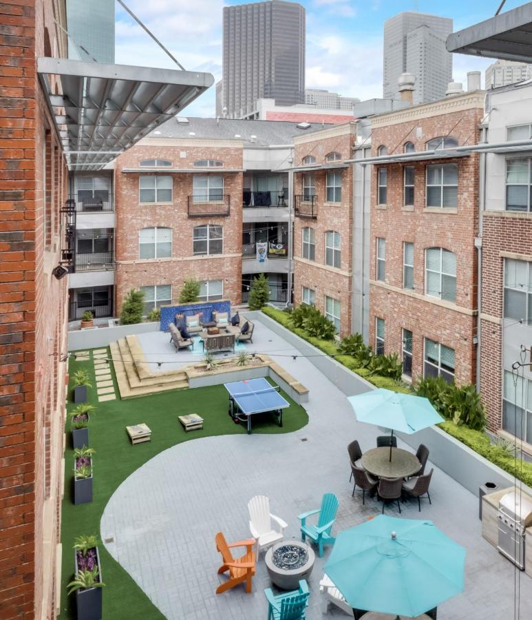 Loft Style 2br Apt I Center I Pool I Gym I Workspace I Pets Apartment
