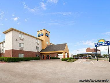 Days & By Wyndham Dallas
