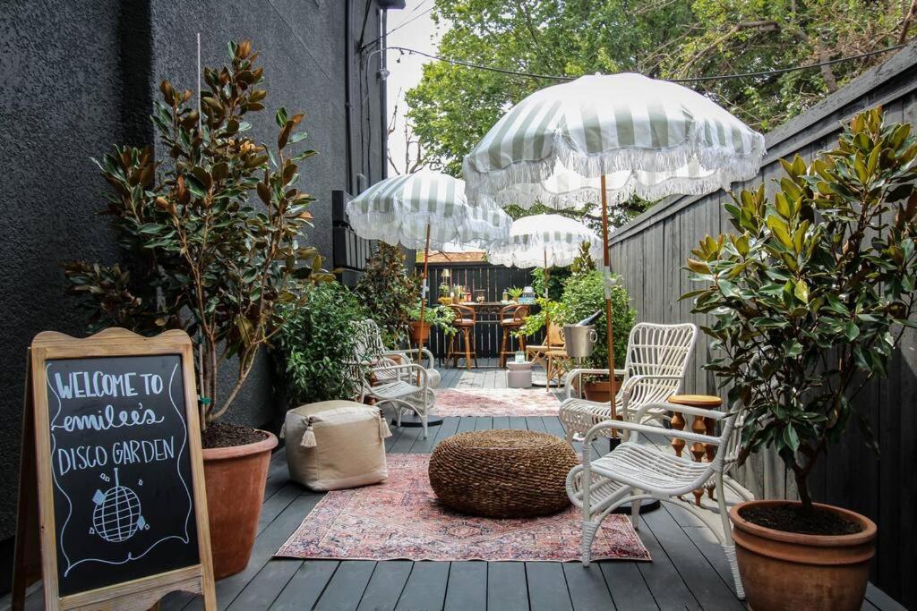 Apartment Mr. Nomad: Artistic Abode In Uptown *