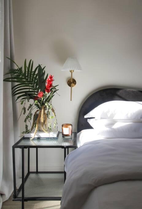 Mr. Nomad: Artistic Abode In Uptown