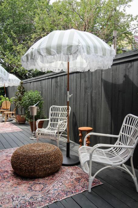 Mr. Nomad: Artistic Abode In Uptown Apartment Dallas