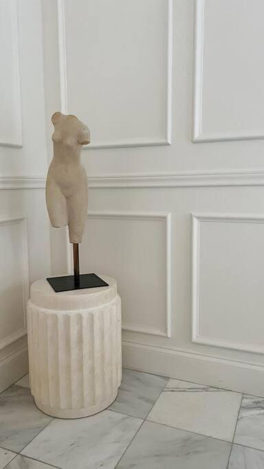 Mr. Nomad: Artistic Abode In Uptown * Dallas