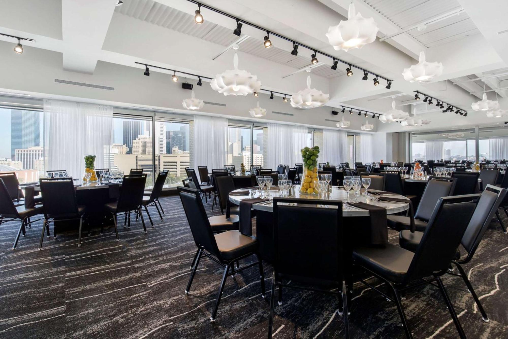 Hotel Lorenzo Dallas, Tapestry Collection By Hilton Dallas