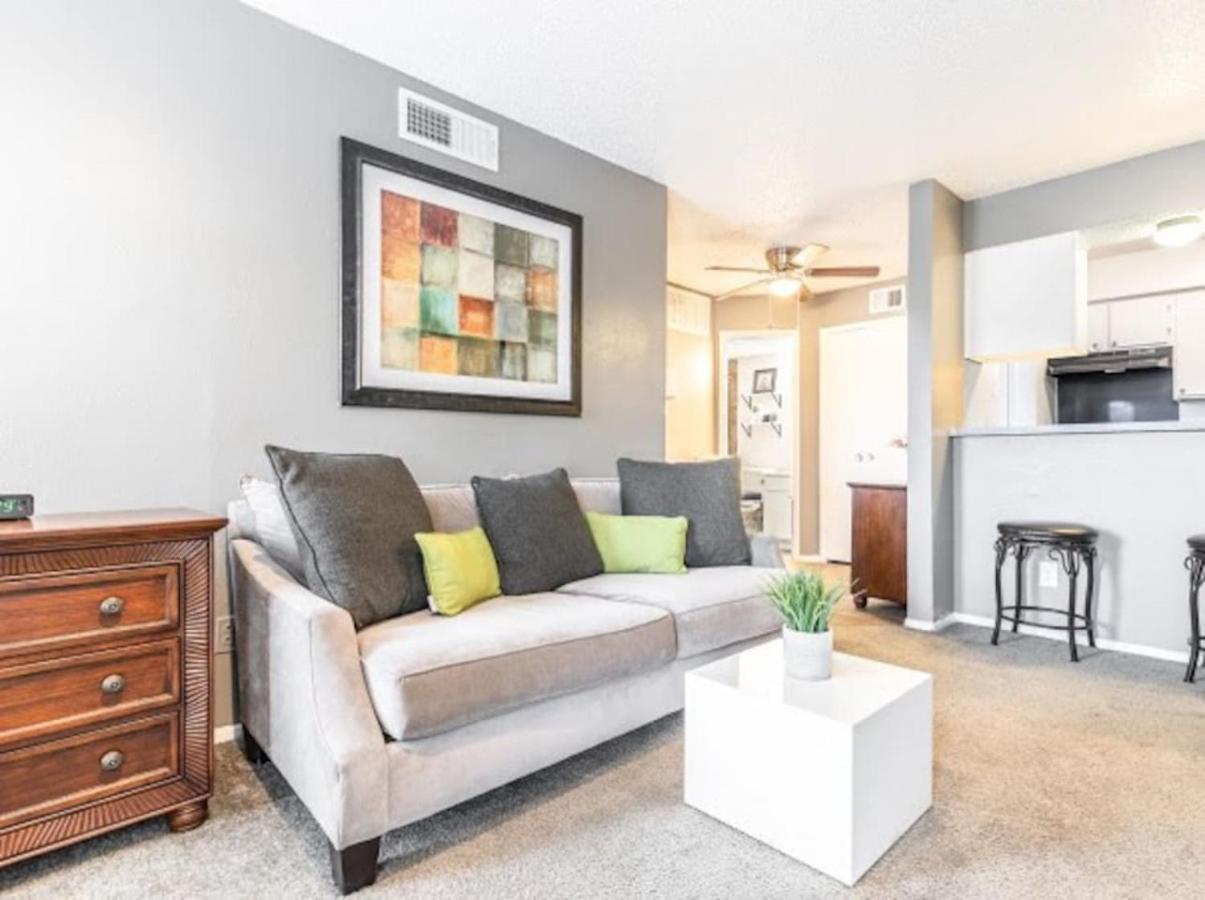 Affordable With Balcony Apartment Dallas