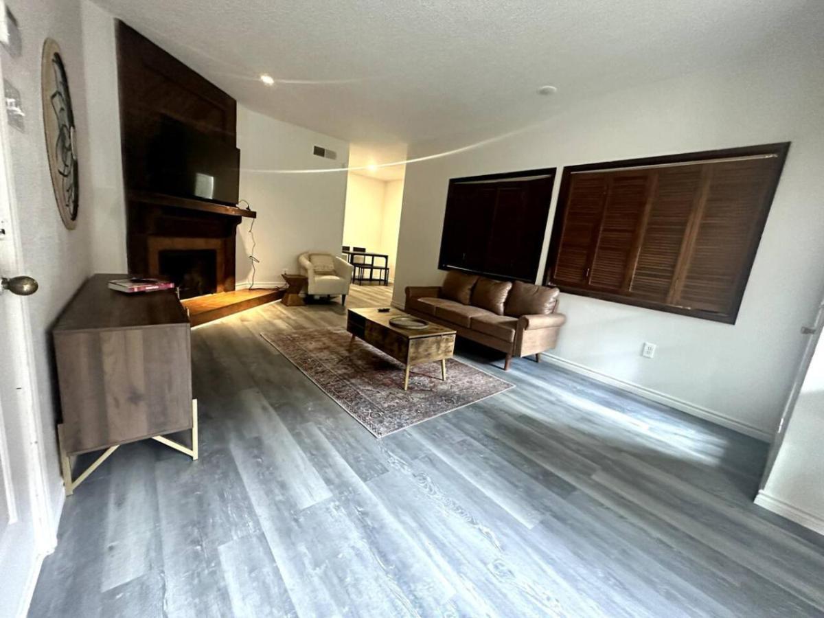 Cozy Rustic W Pool ,patio, Mailbox * Dallas