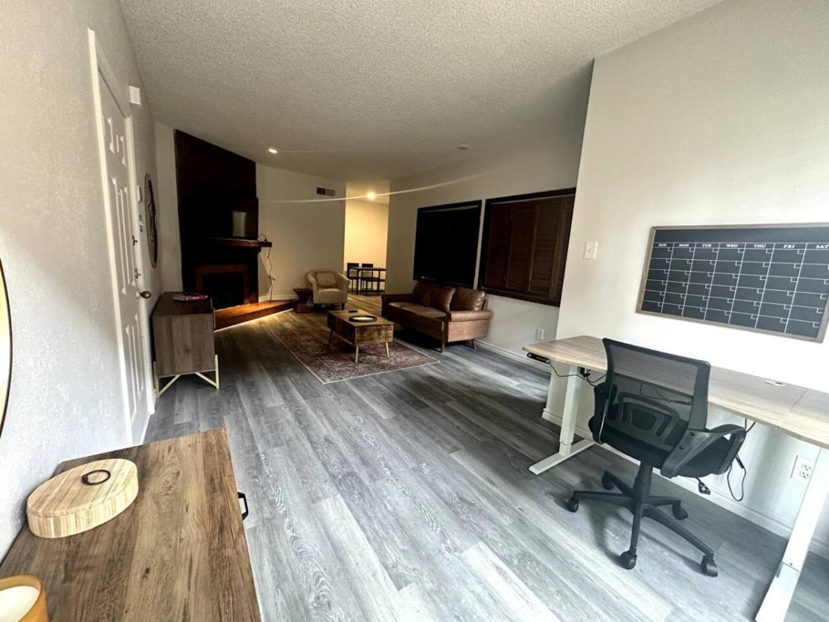 Apartment Cozy Rustic W Pool ,patio, Mailbox Dallas