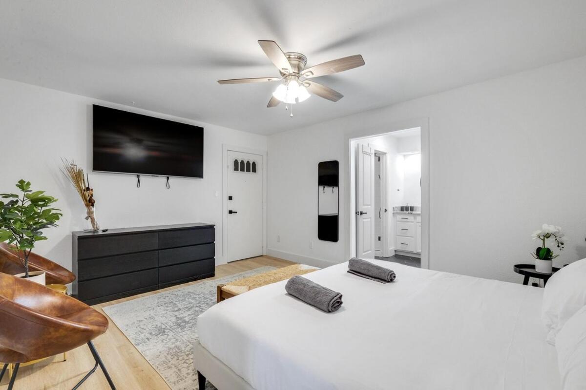 Superior 4br 2ba With Hot Tub & Grill Holiday home