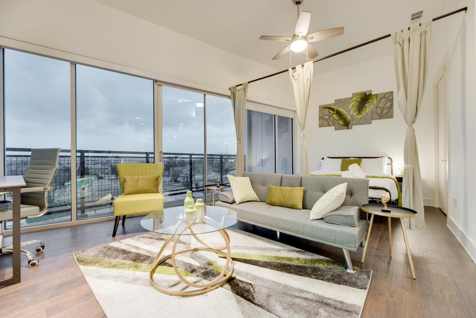 Cozy Loft Style 2br I Gym I Parking I Workspace