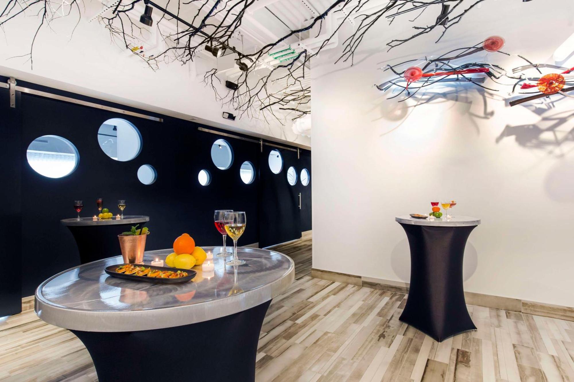 Lorenzo Dallas, Tapestry Collection By Hilton Hotel 4*