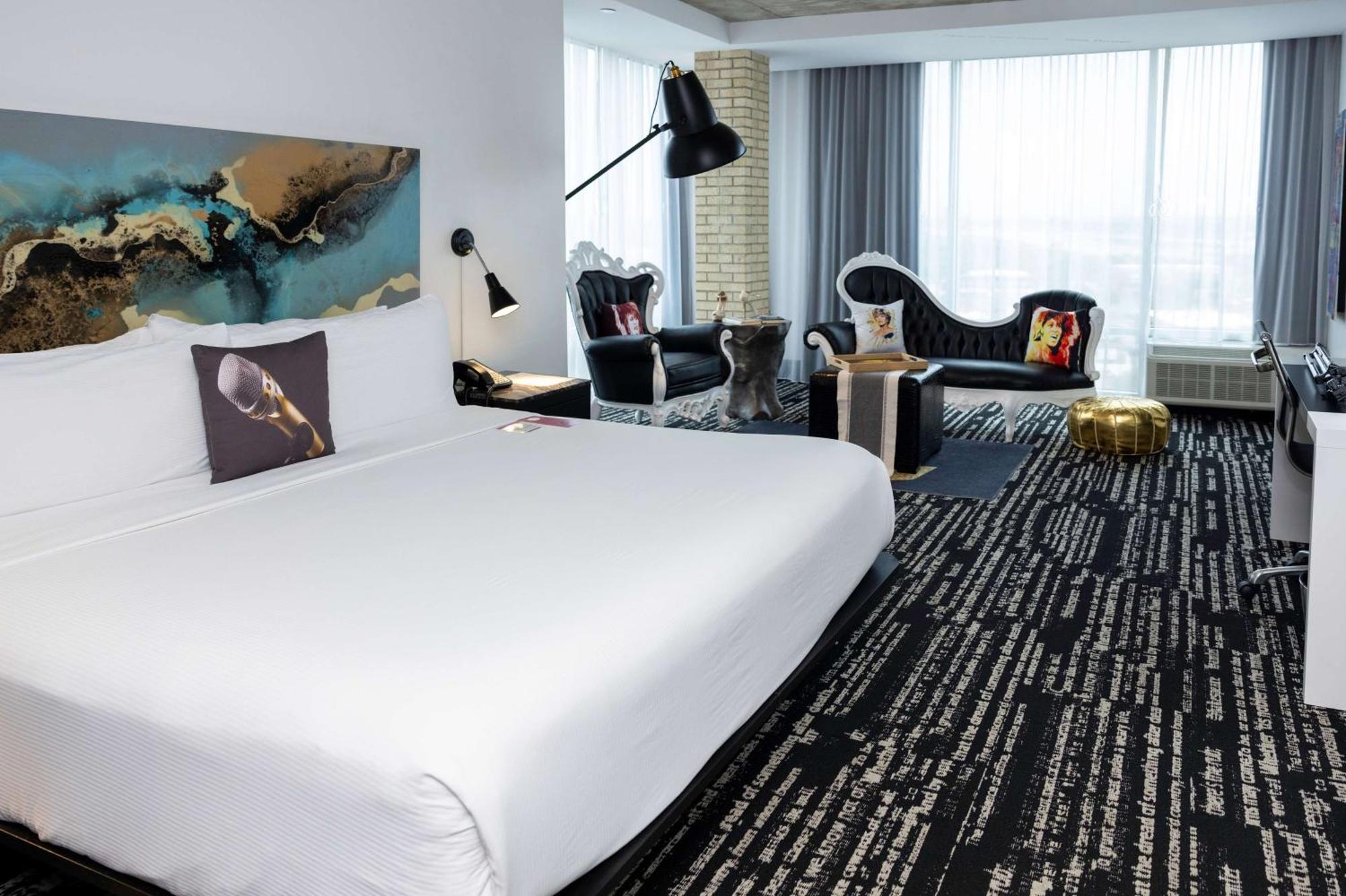 Lorenzo Dallas, Tapestry Collection By Hilton 4*