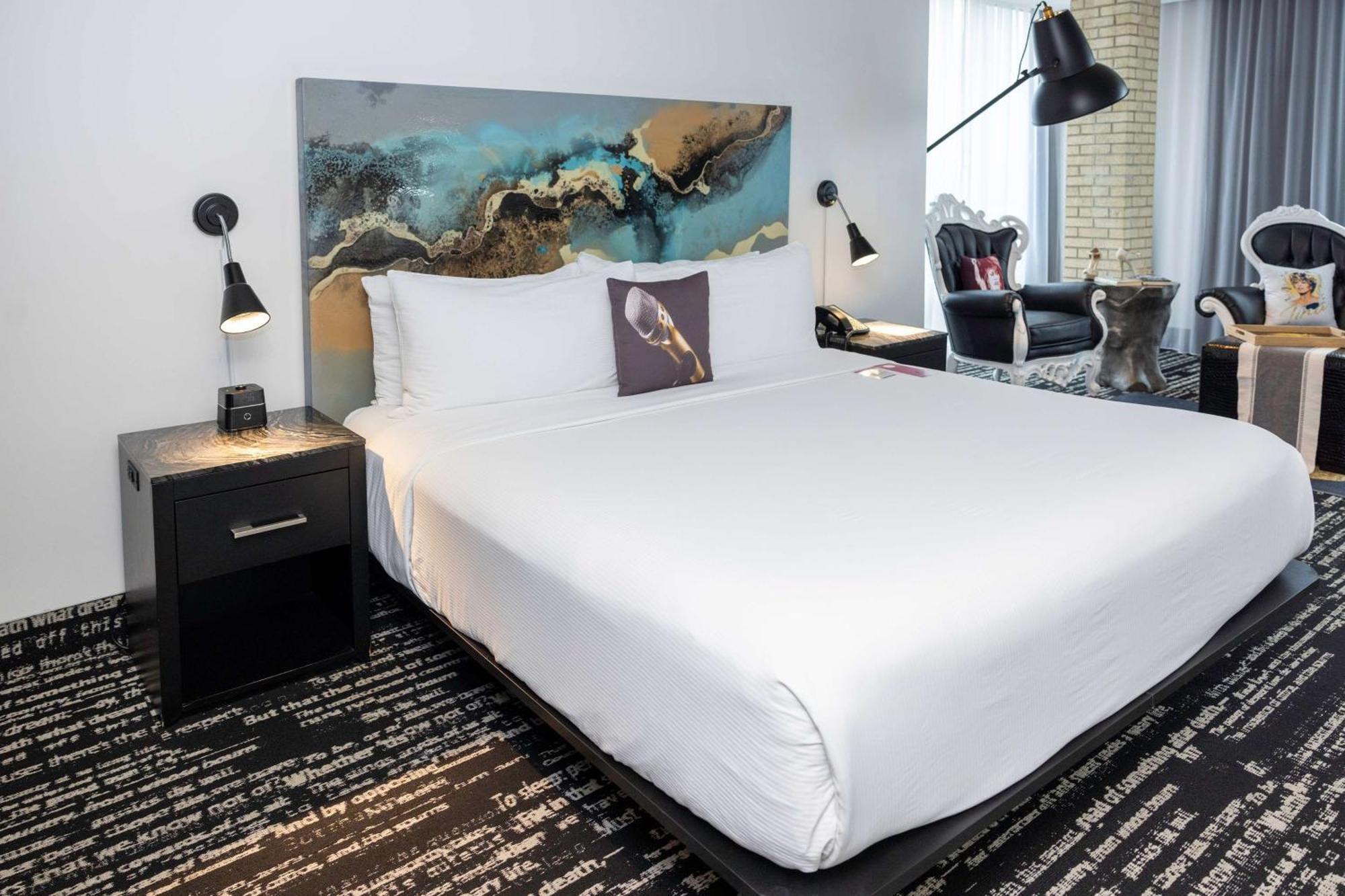 Lorenzo Dallas, Tapestry Collection By Hilton Hotel