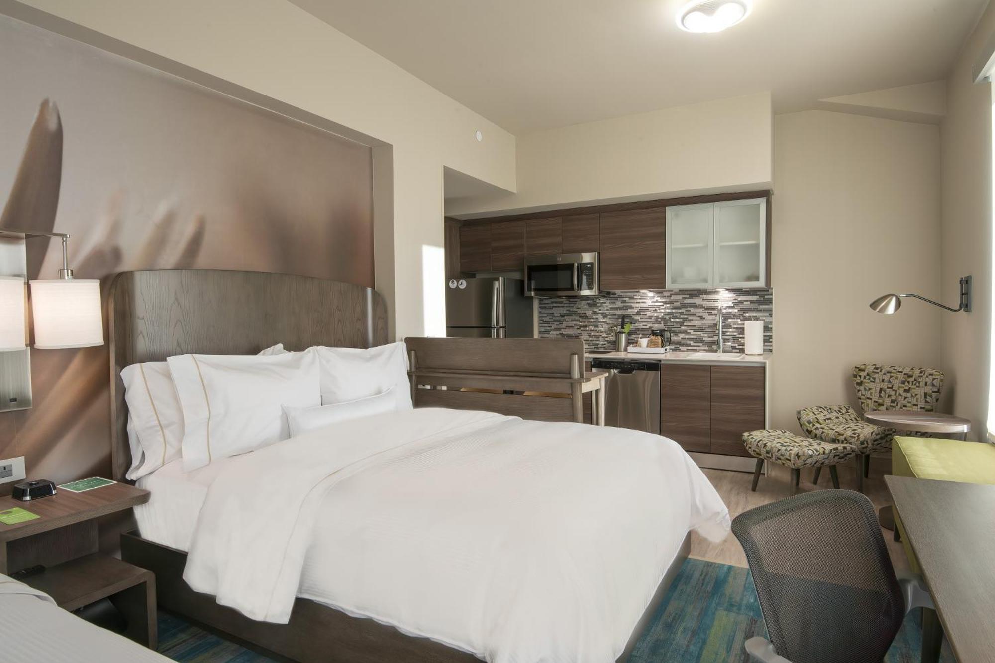 Element Downtown East Hotel