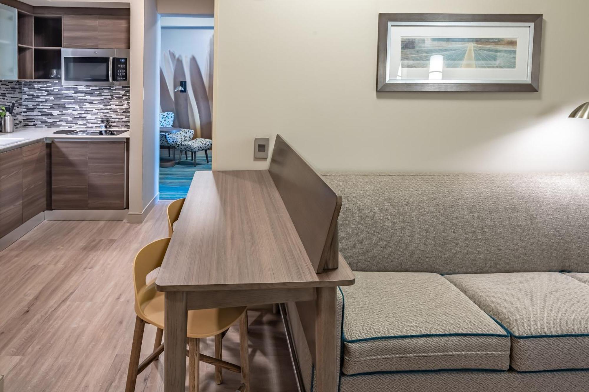 Hotel Element Downtown East Dallas