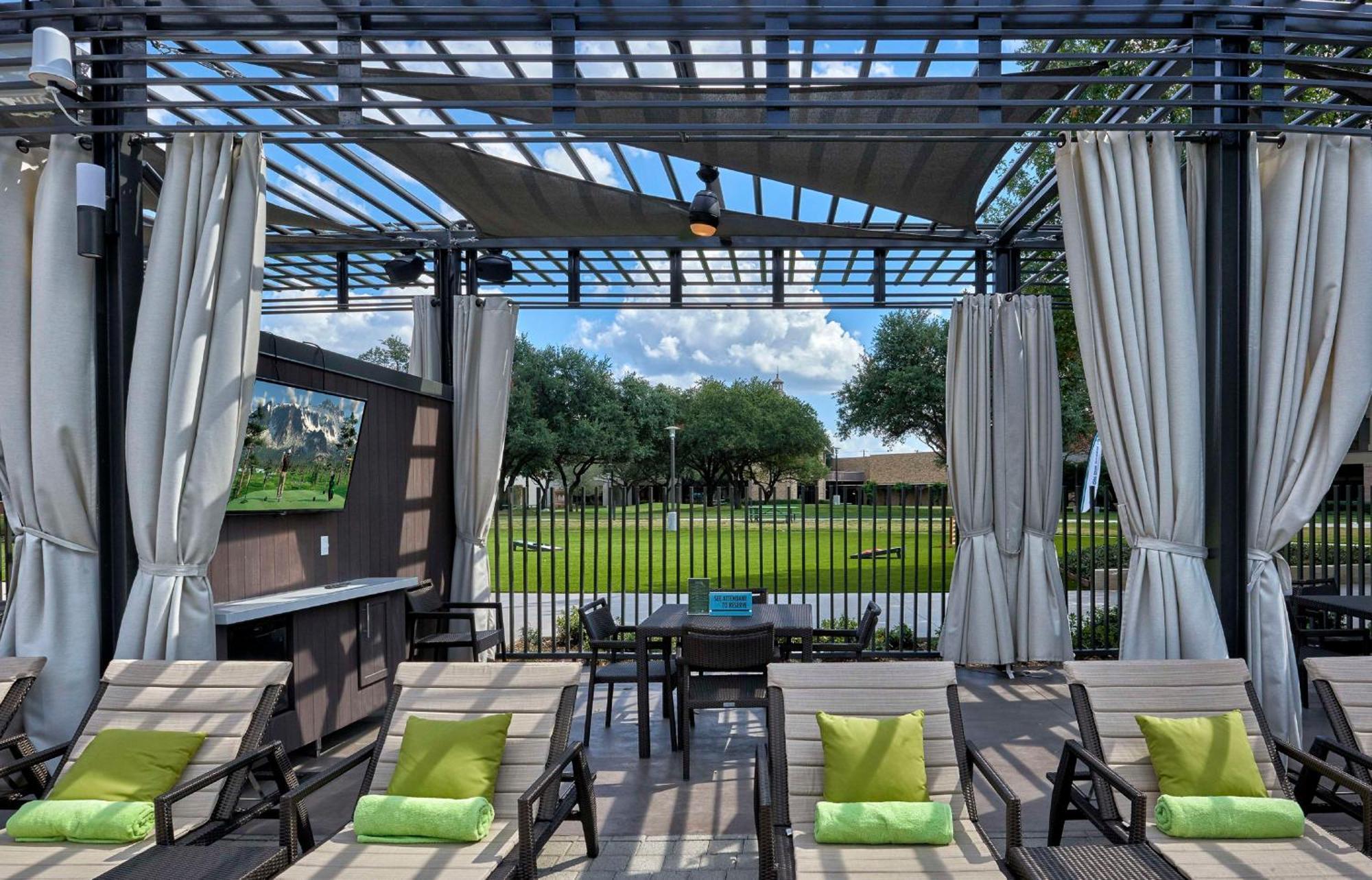 Hilton Anatole 4*