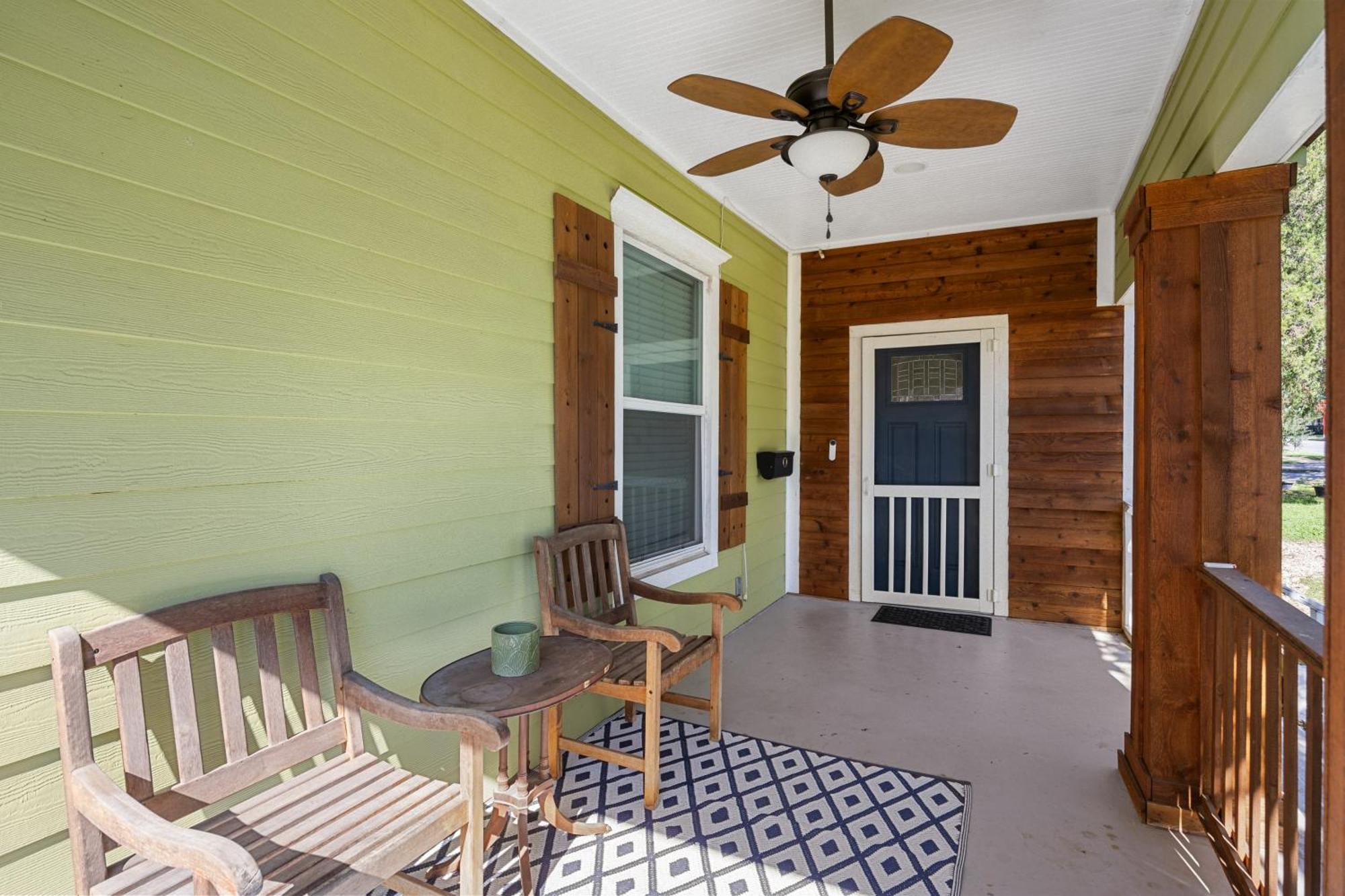 Charming Craftsman Close By Bishop Arts & Downtown Holiday home Dallas