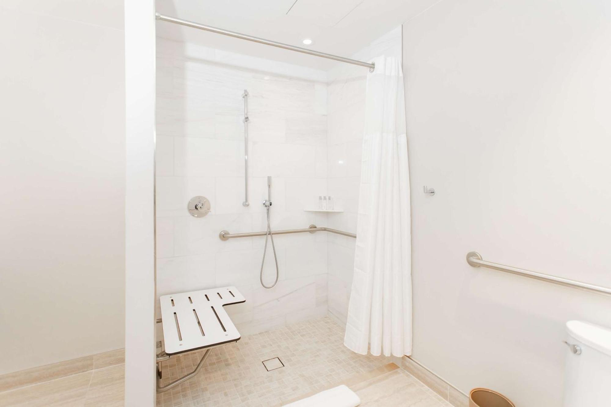 Hotel Hall Arts Dallas, Curio Collection By Hilton Dallas