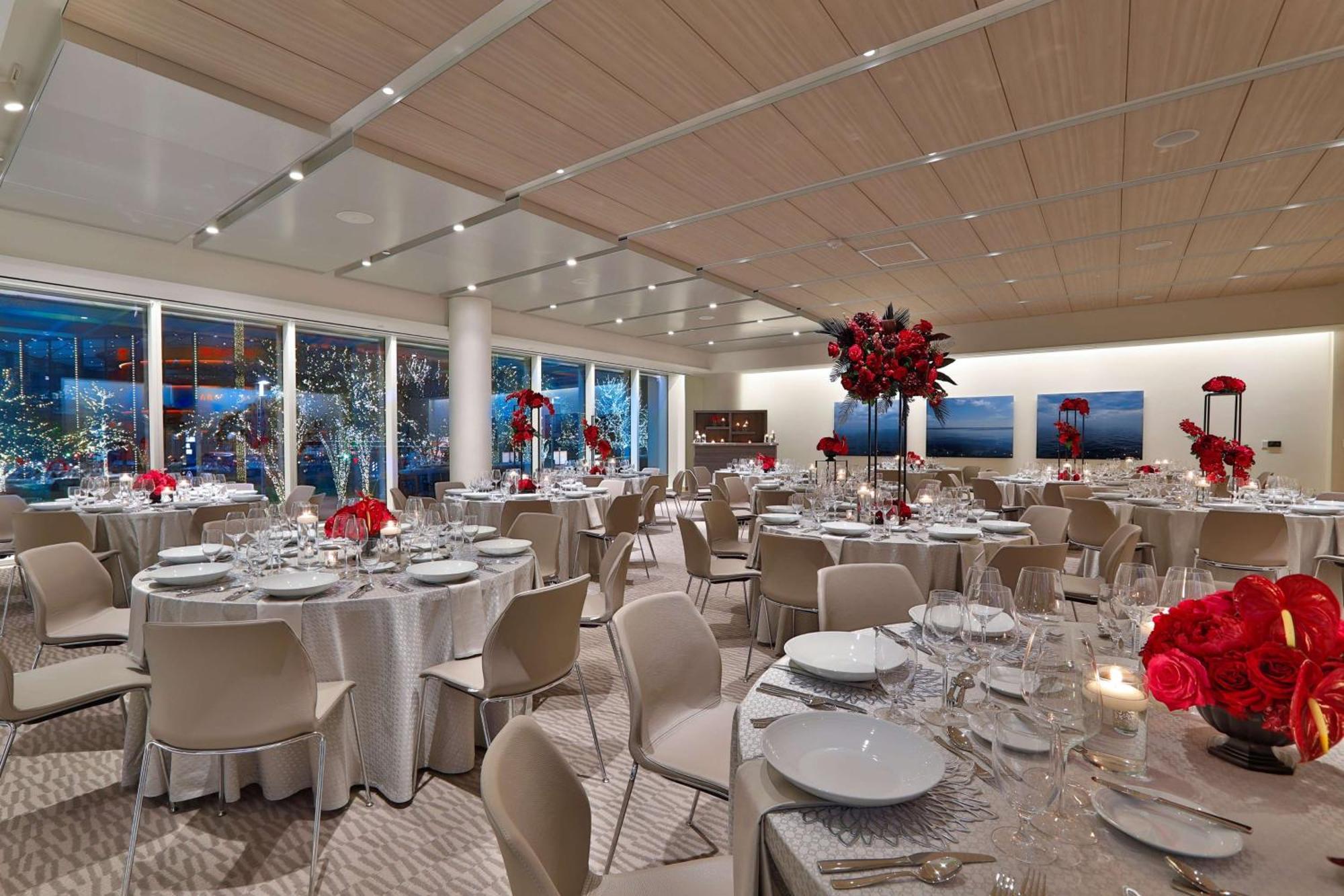 Hall Arts Dallas, Curio Collection By Hilton Hotel