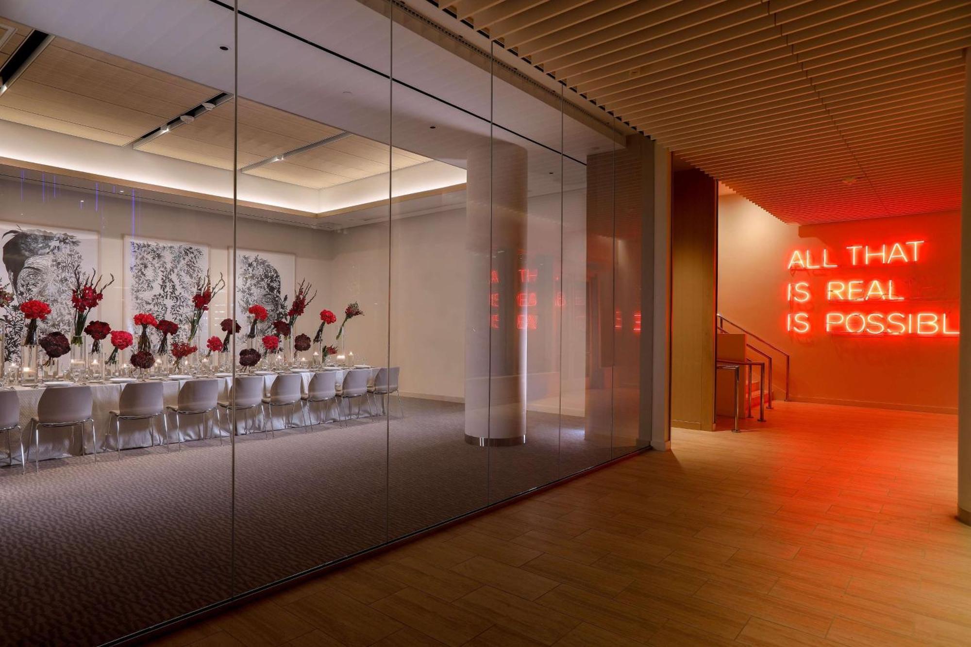 Hall Arts Dallas, Curio Collection By Hilton 5*