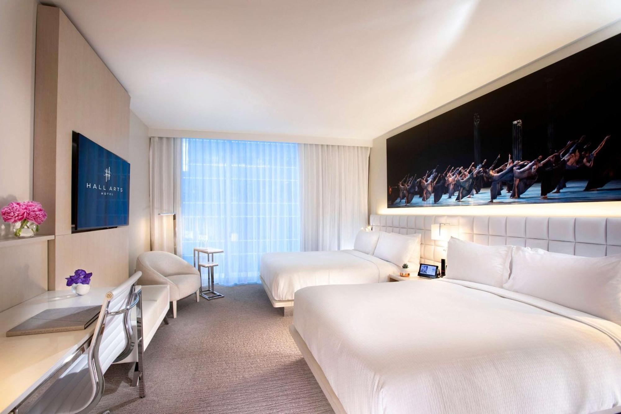 Hall Arts Dallas, Curio Collection By Hilton 5* Dallas