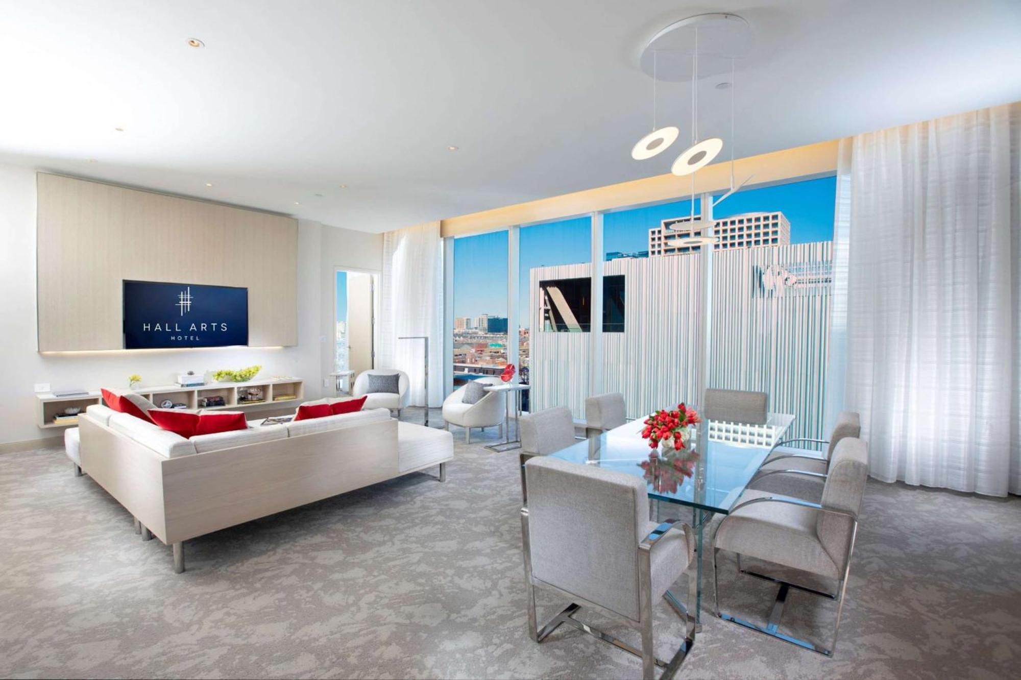 Hall Arts Dallas, Curio Collection By Hilton 5*