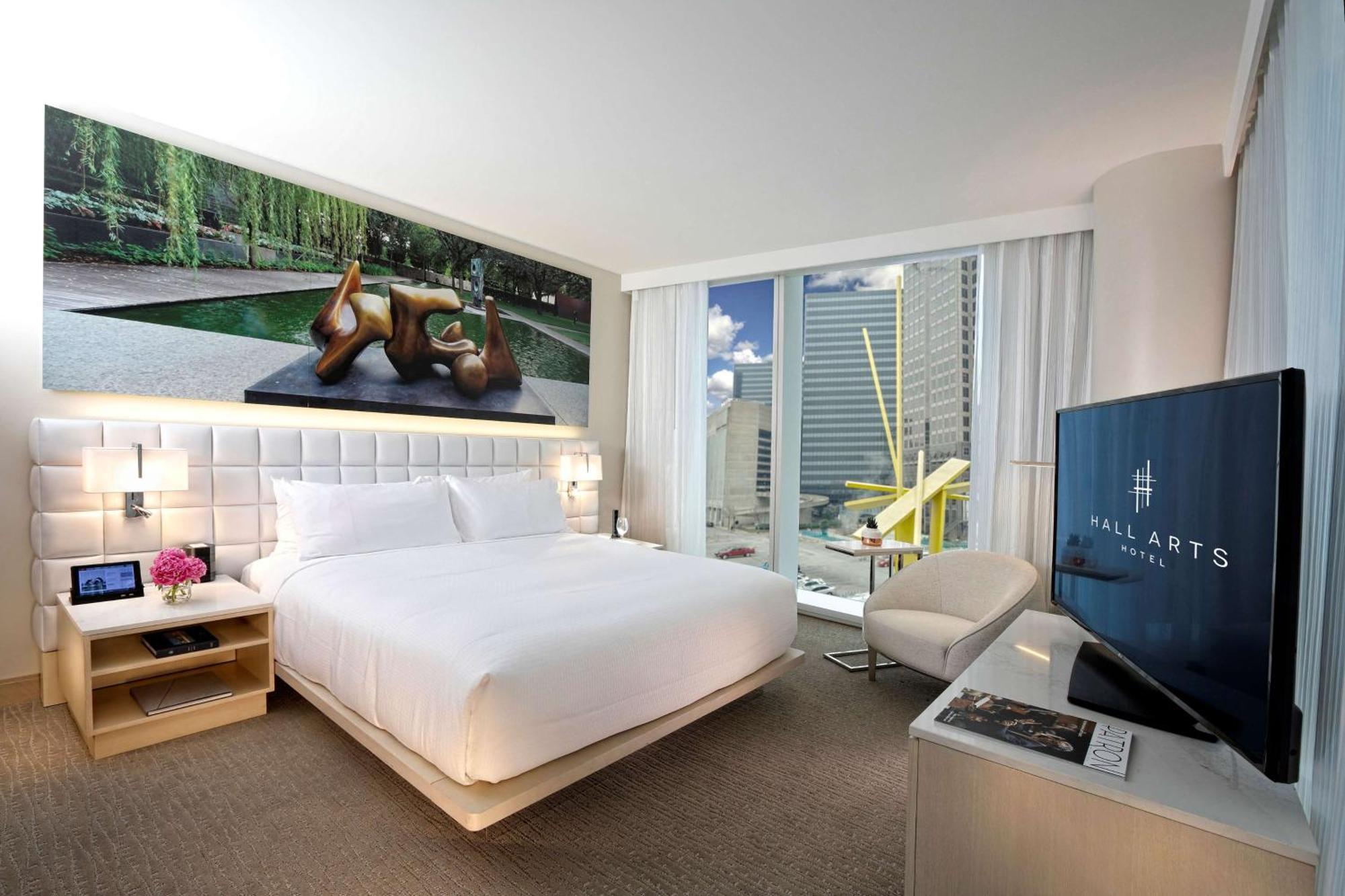 Hall Arts Dallas, Curio Collection By Hilton Hotel Dallas