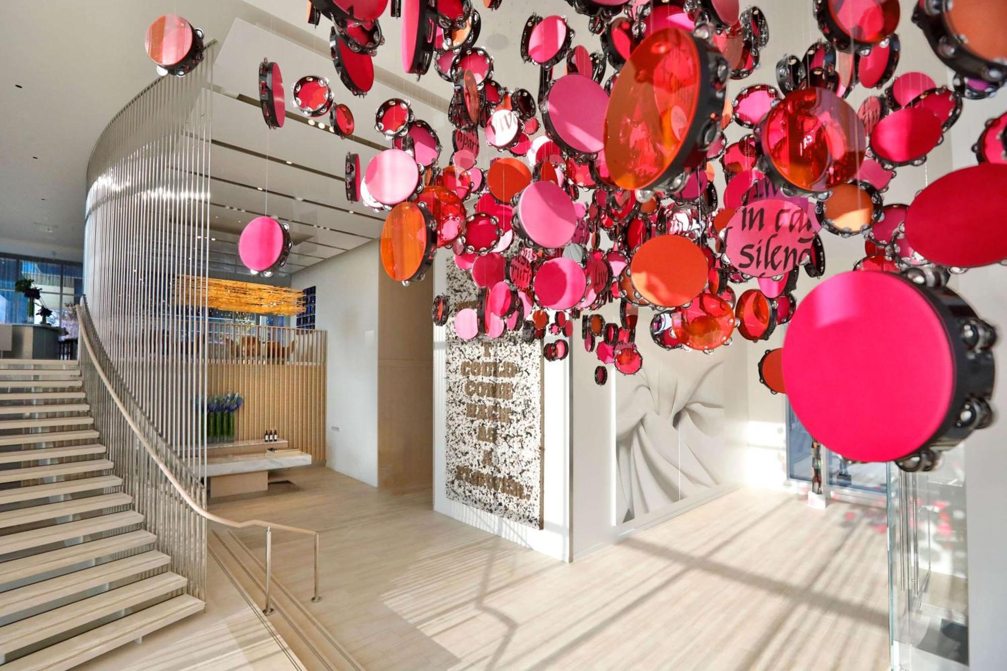 Hall Arts Dallas, Curio Collection By Hilton Hotel Dallas