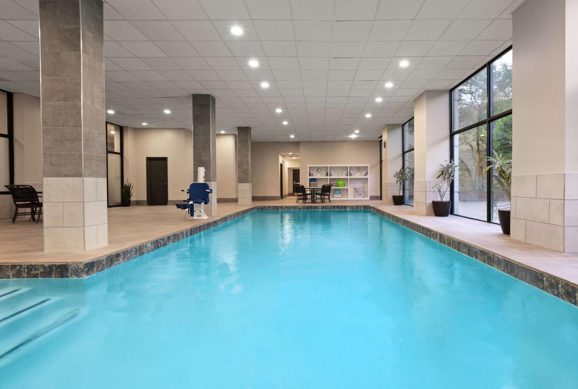 Embassy By Hilton Dallas-love Field 4* Dallas