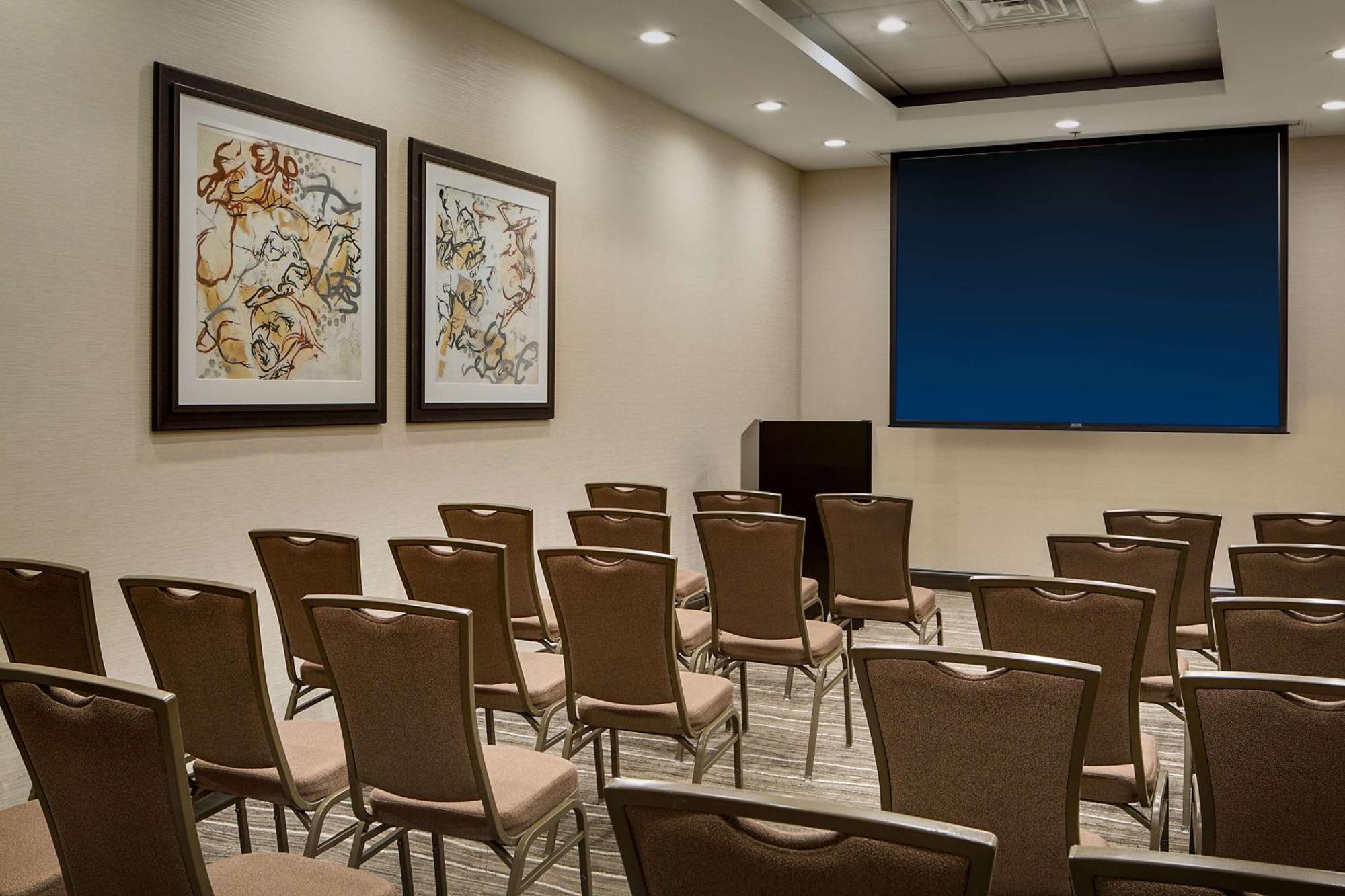 Embassy By Hilton Dallas-love Field 4*