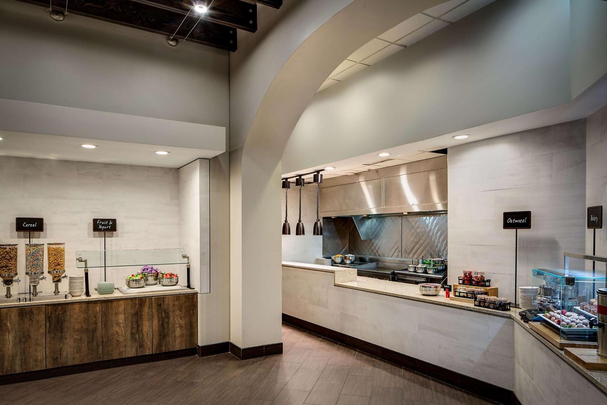 Embassy By Hilton Dallas-love Field 4* Dallas