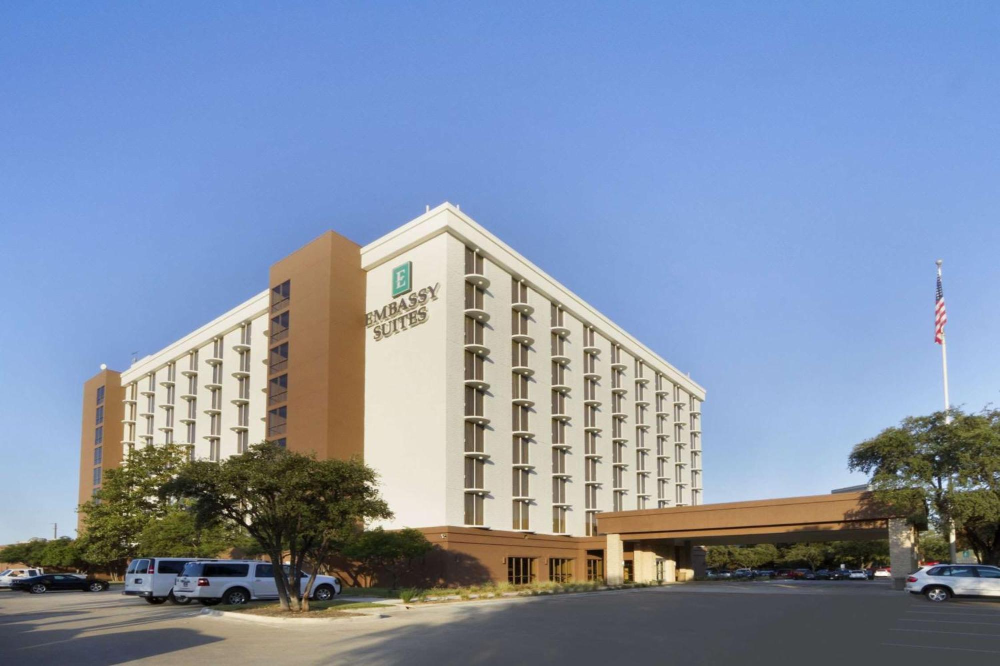 Embassy By Hilton Market Center 3*
