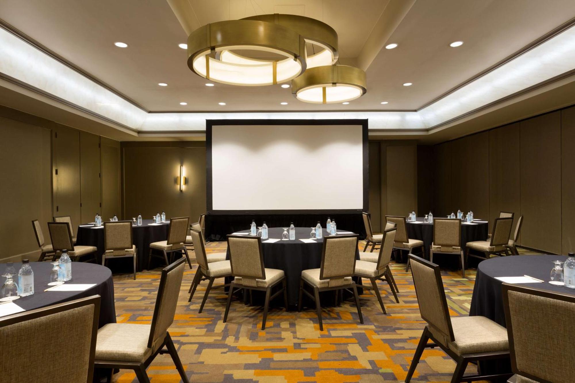Doubletree By Hilton Campbell Centre