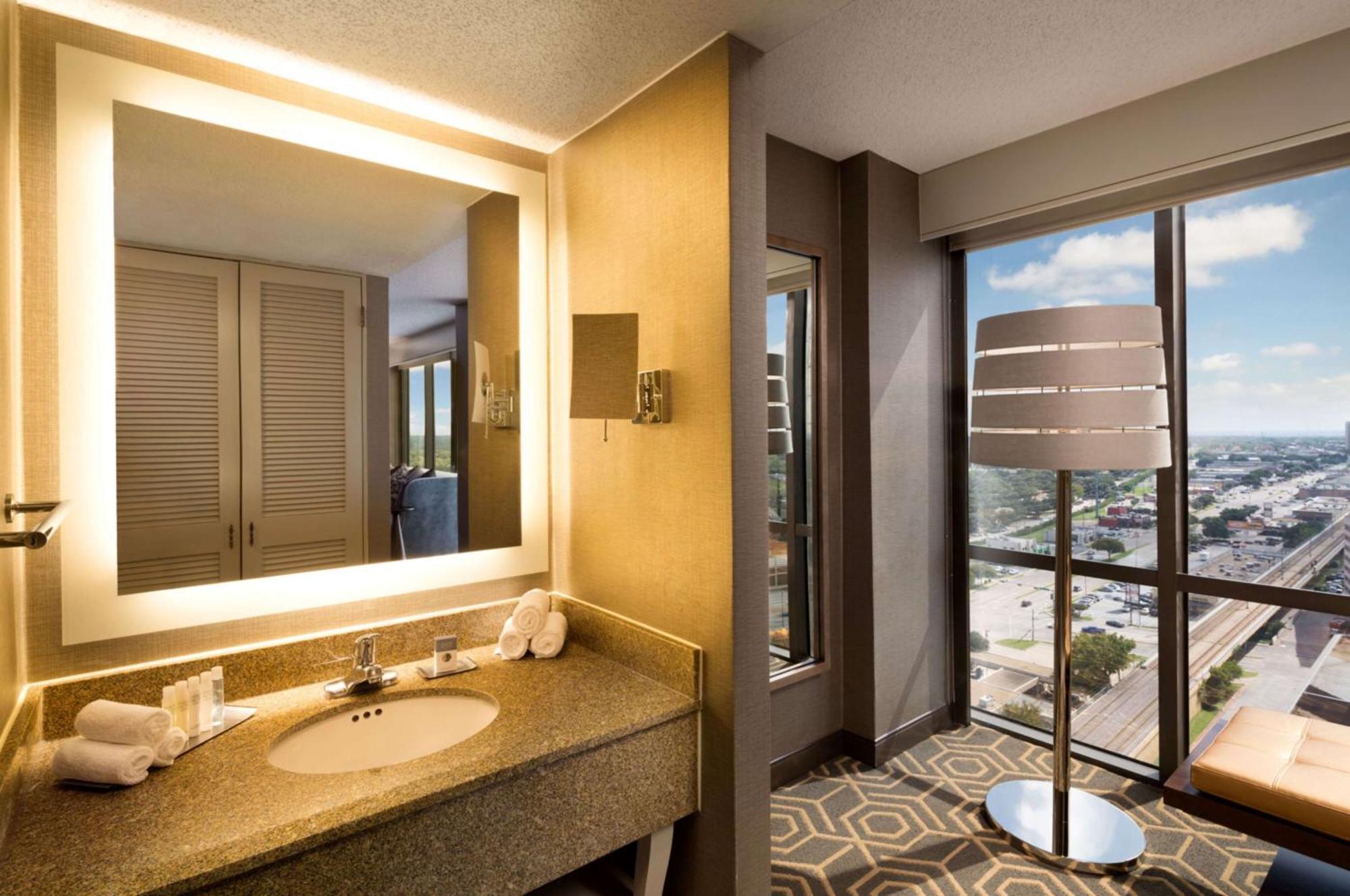 Doubletree By Hilton Campbell Centre 4*