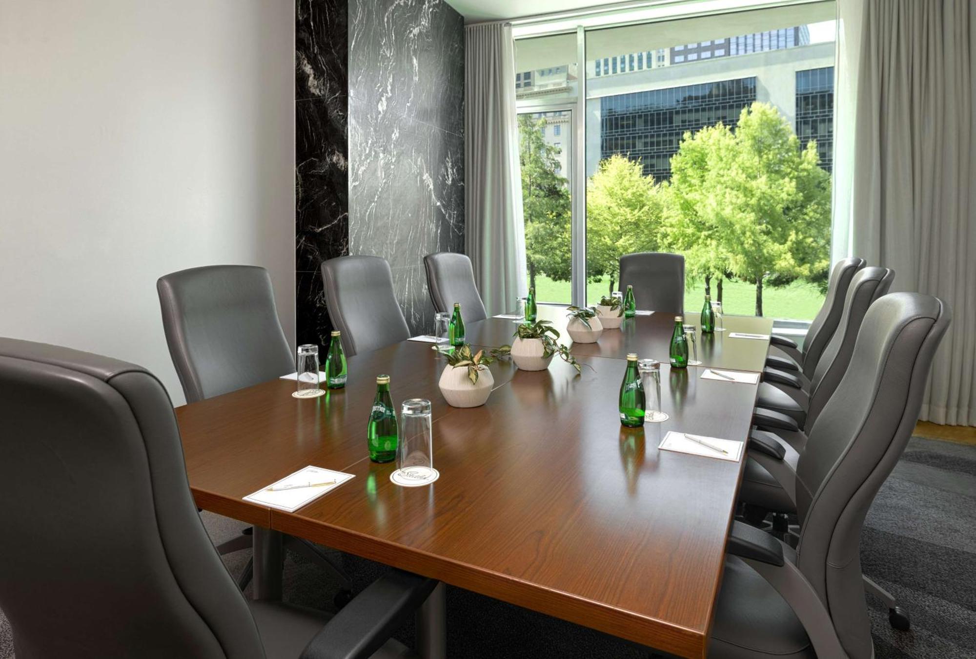 The Statler Dallas, Curio Collection By Hilton Dallas