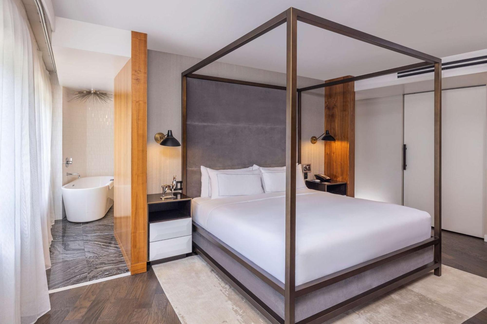 The Statler Dallas, Curio Collection By Hilton