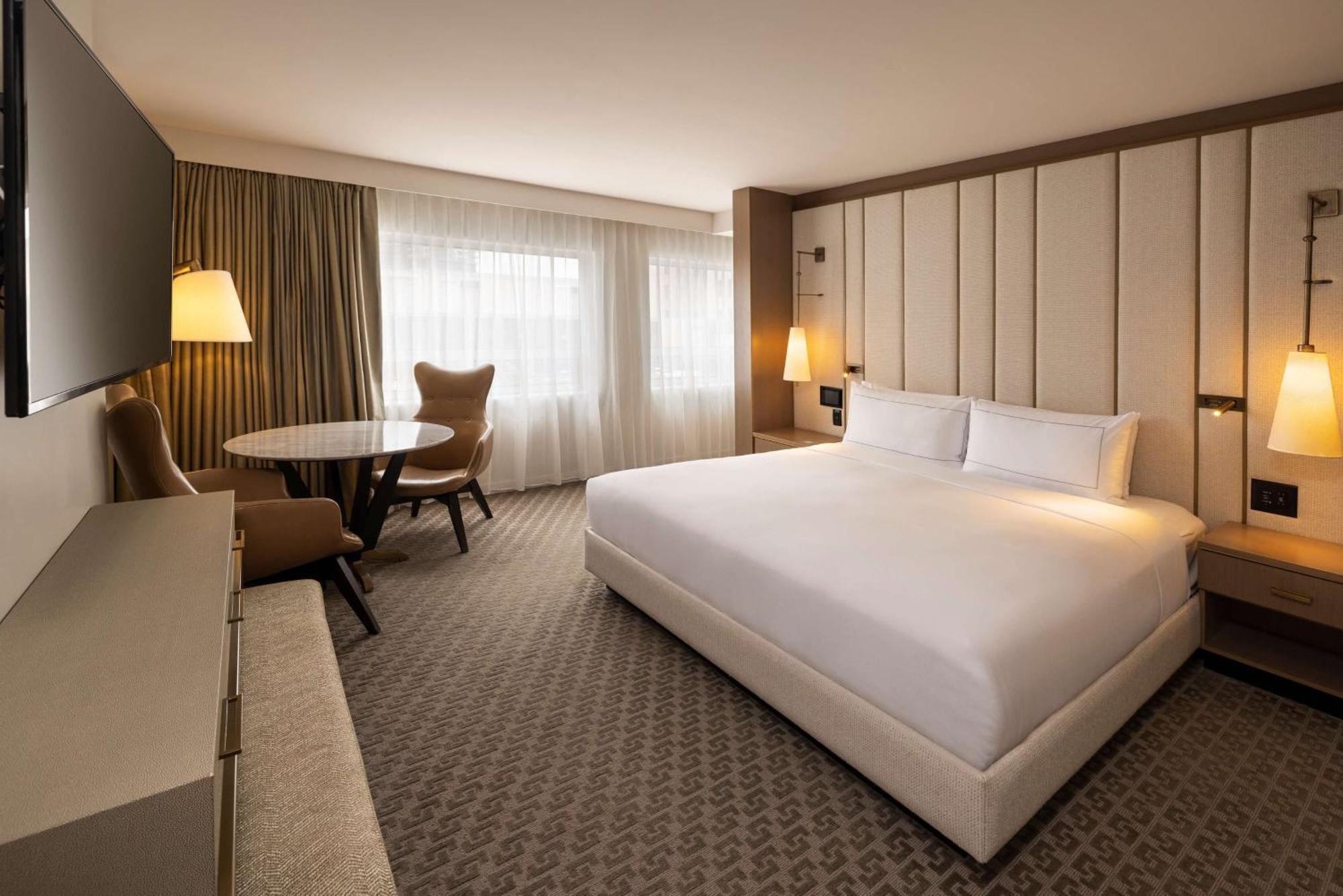 The Statler Dallas, Curio Collection By Hilton 4*