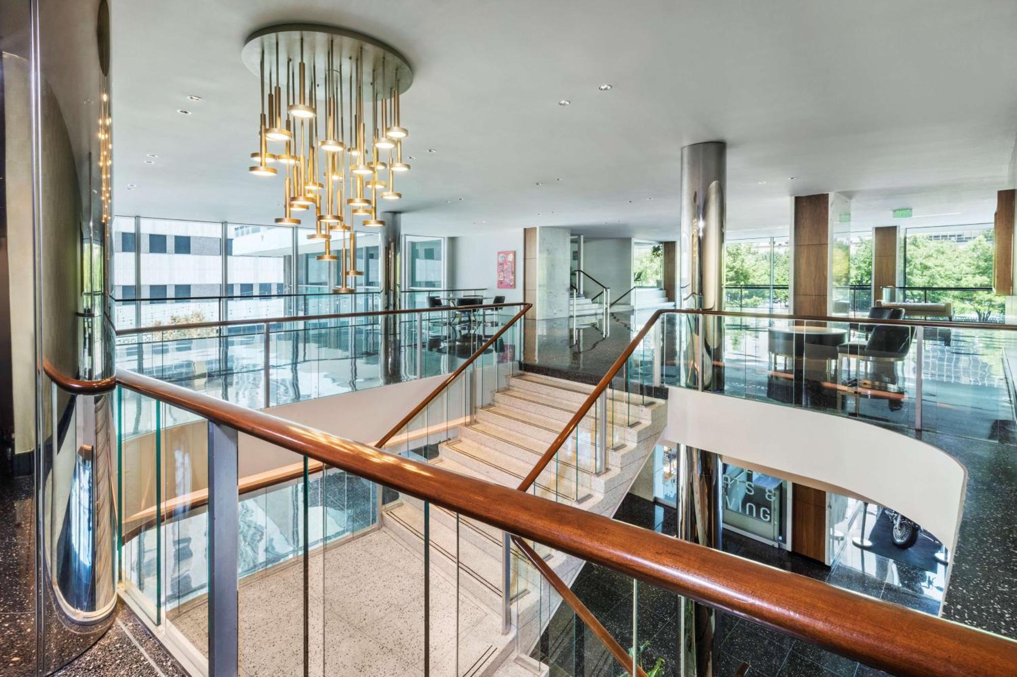 Hotel The Statler Dallas, Curio Collection By Hilton