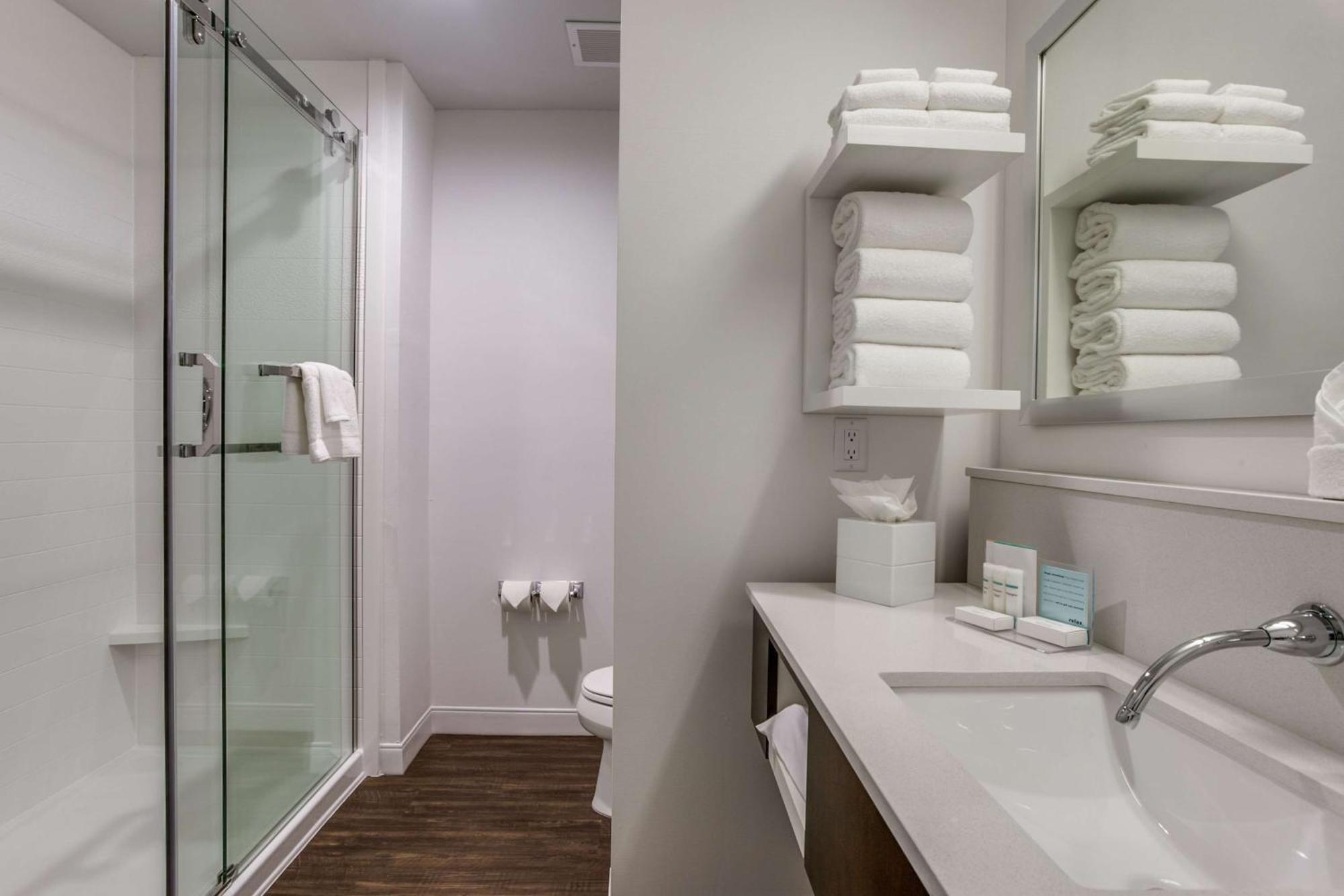 Hampton Inn & Suites Dallas-Central Expy/North Park Area Hotel 3*