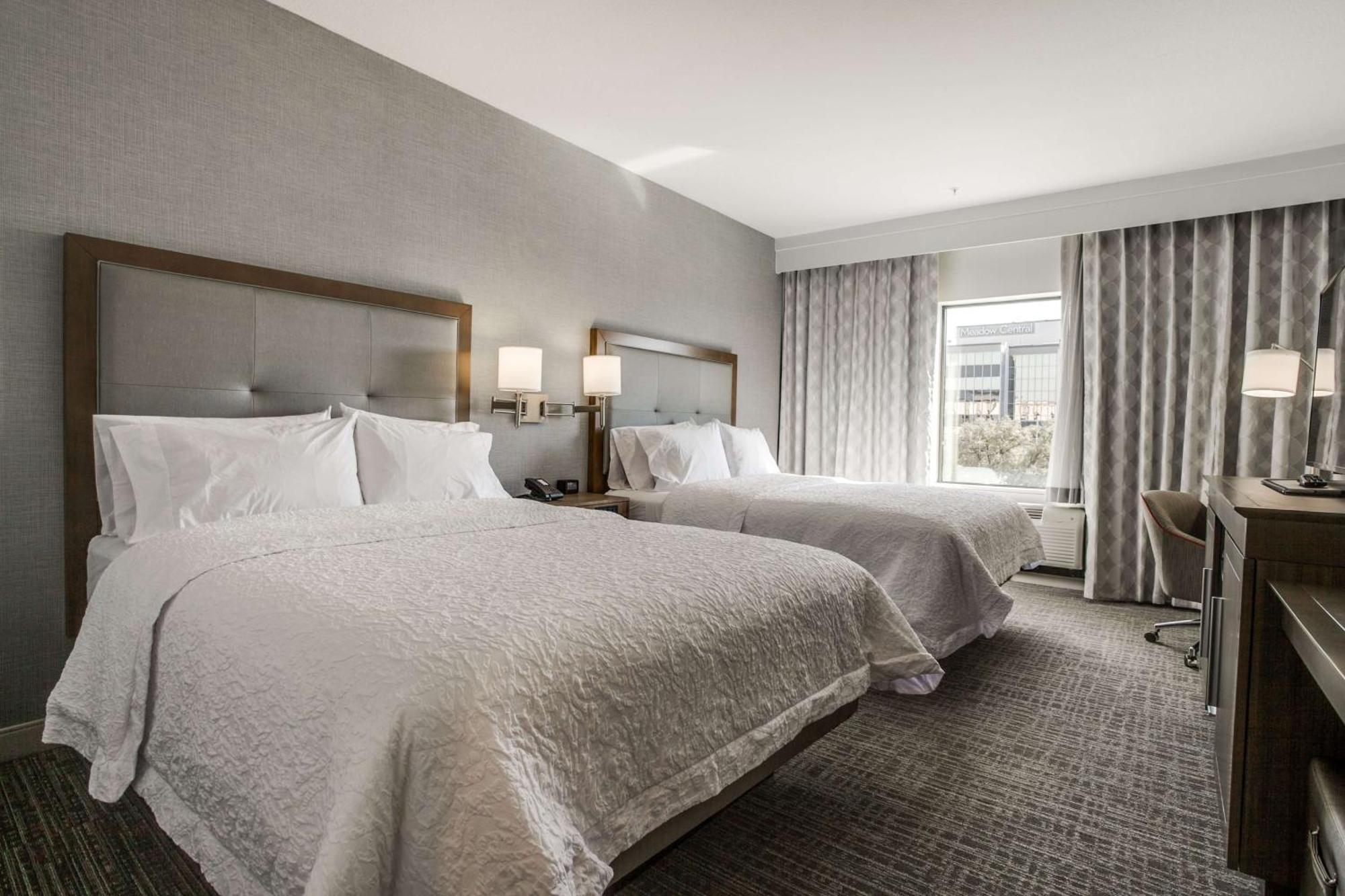 Hampton Inn & Suites Dallas-Central Expy/North Park Area Hotel